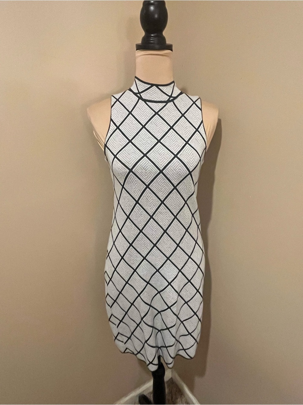 Romeo & Juliet Couture Lt Grey Sleeveless Hi Neck Knit Bodycon Mini, size Med